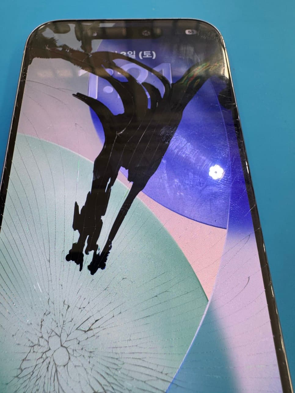 iPhone 15 Pro 후면유리 교체 수리 사진